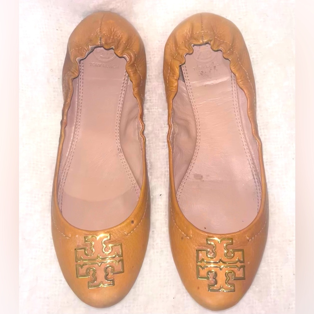 TORY BURCH MELINDA BALLET FLATS Size 9.5 Royal Tan with gold hardware